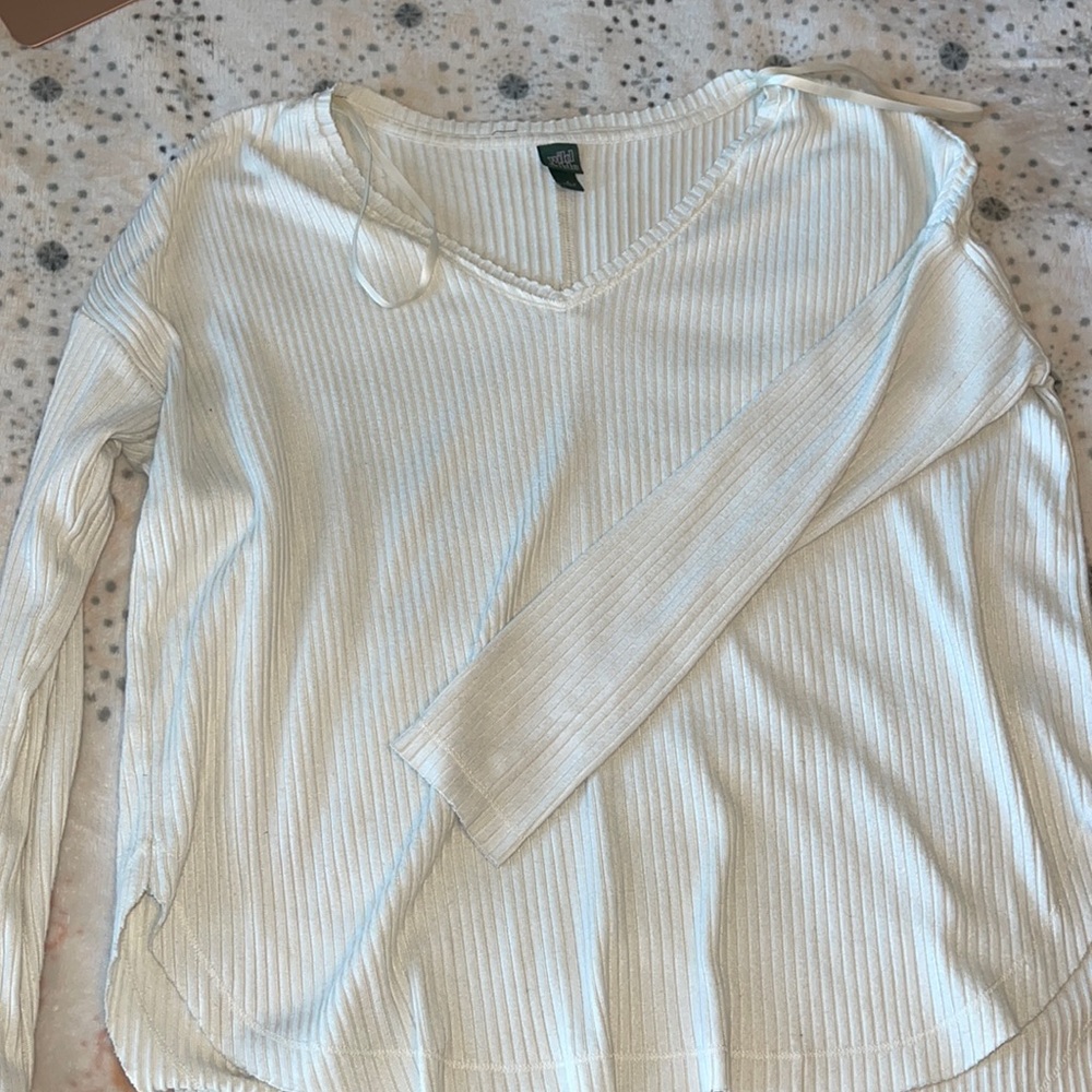 Long Sleeve V-neck Size small